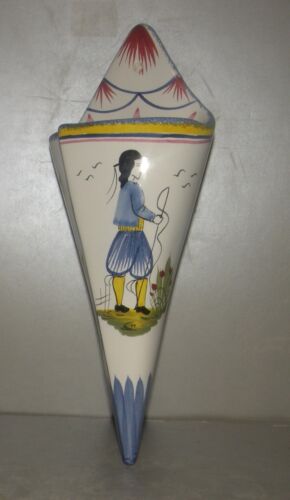 Large wall pocket With Man, Tradition