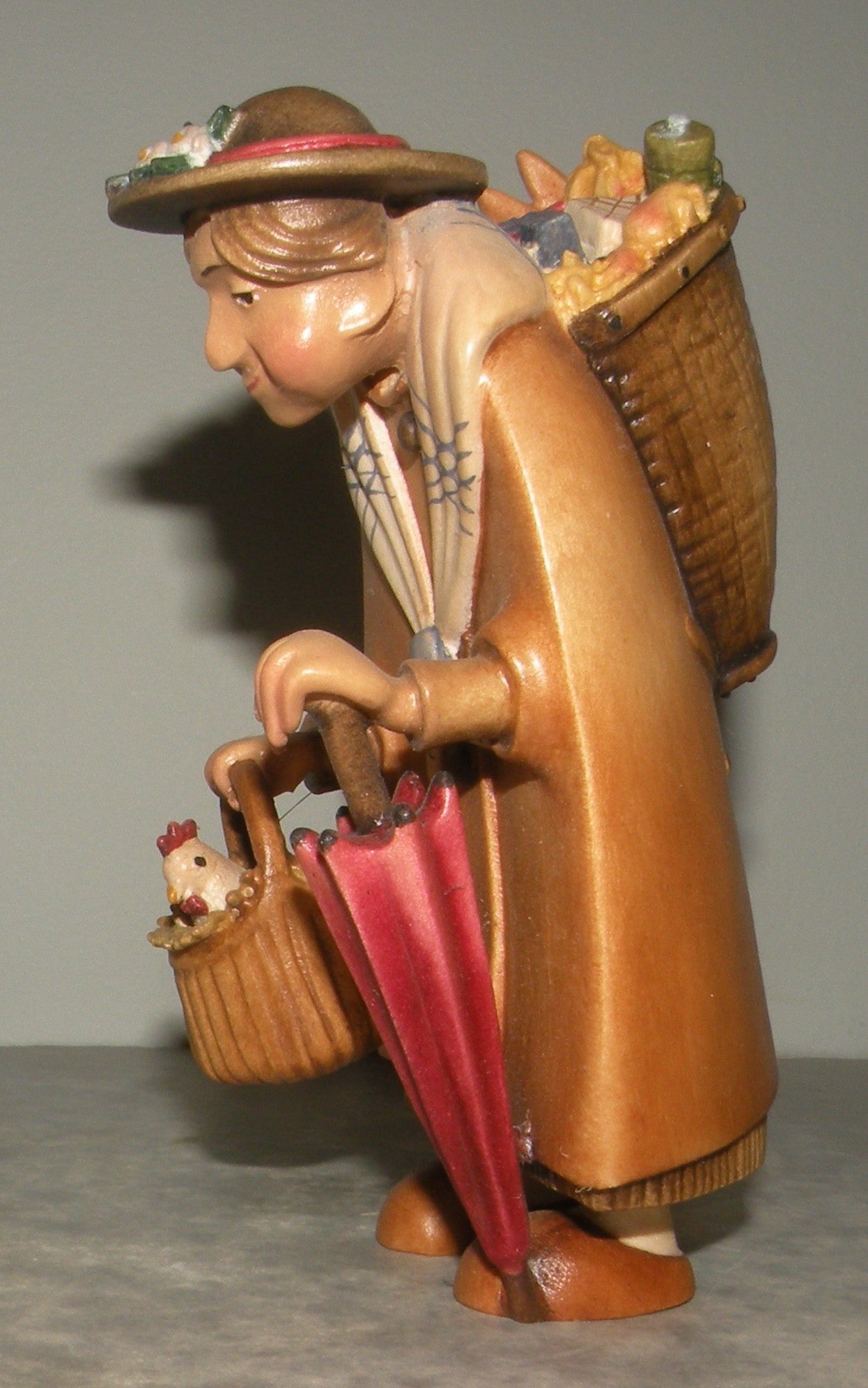 Grand-mother with basket, Kastlunger