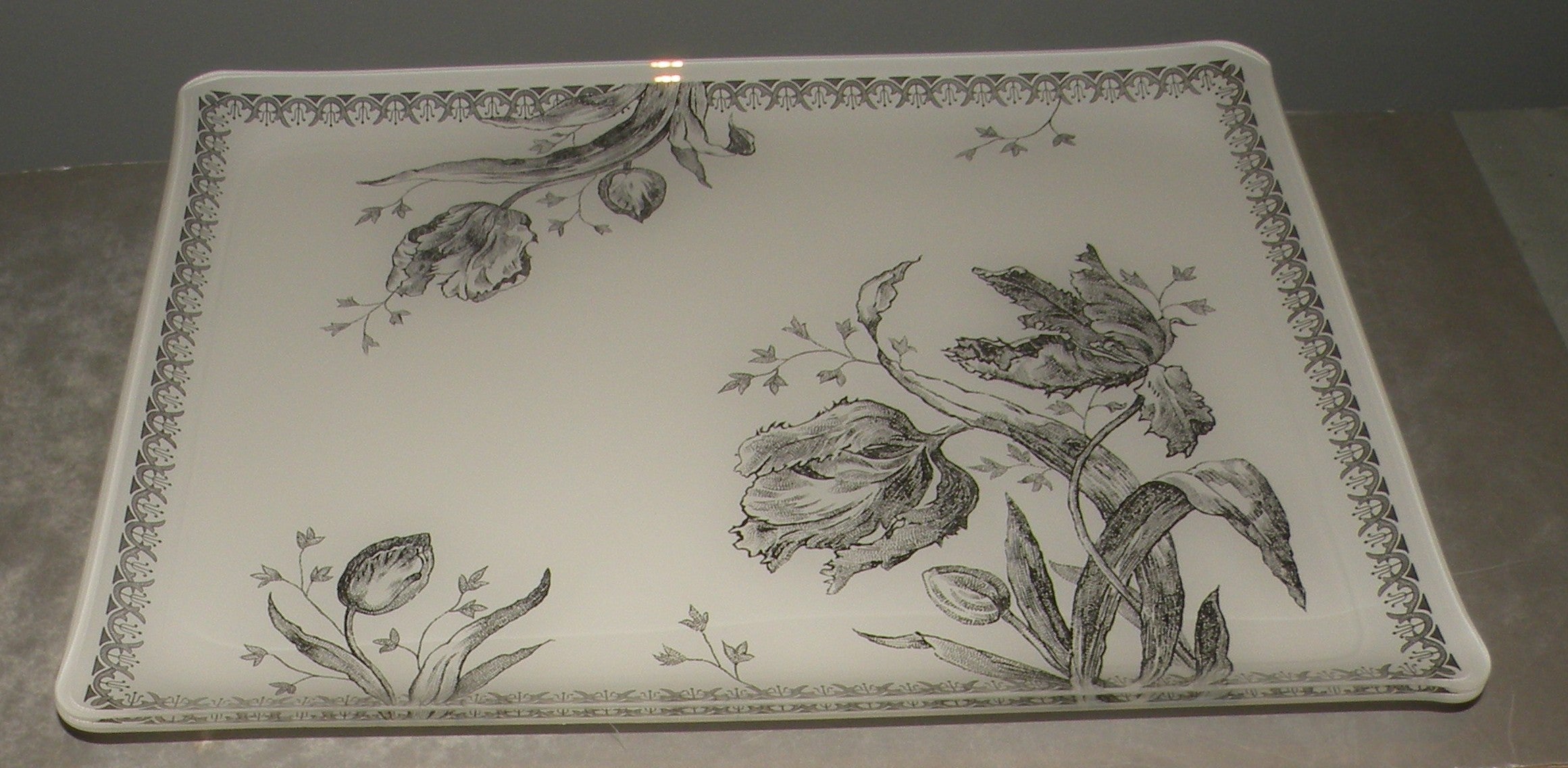 acrylic serving tray small  Tulipes Noires