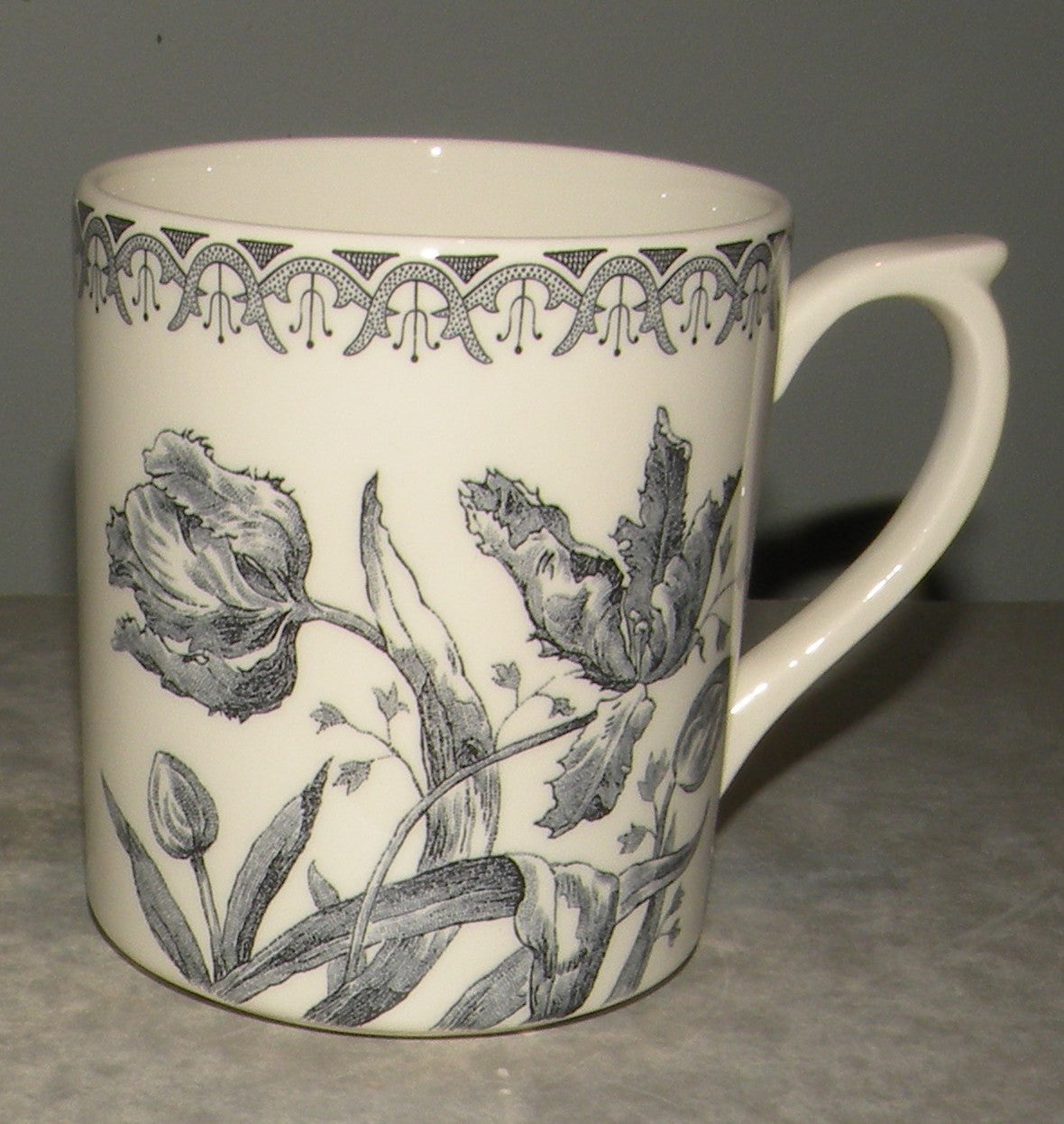 Large Coffee Mug  Tulipes Noires