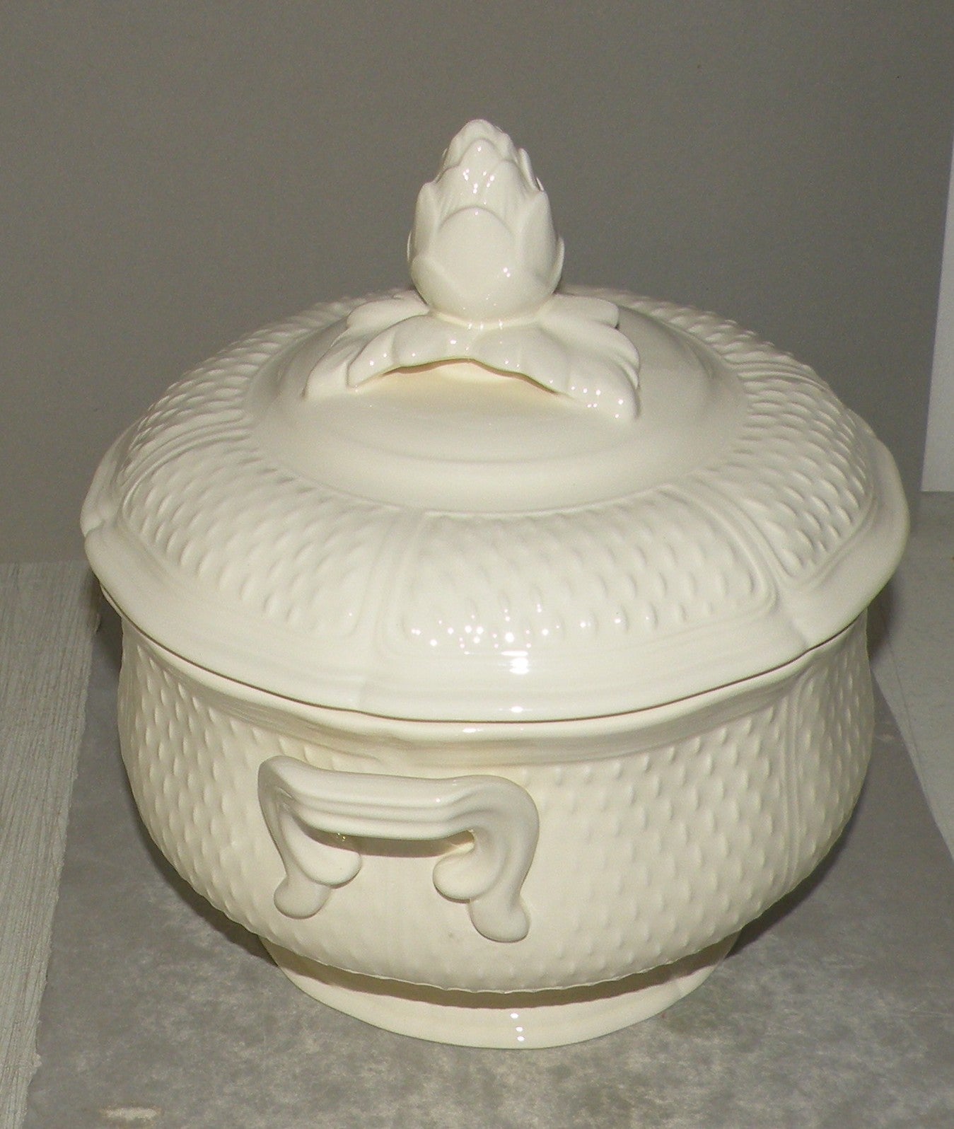 Soup Tureen, Pont Aux Choux Mais