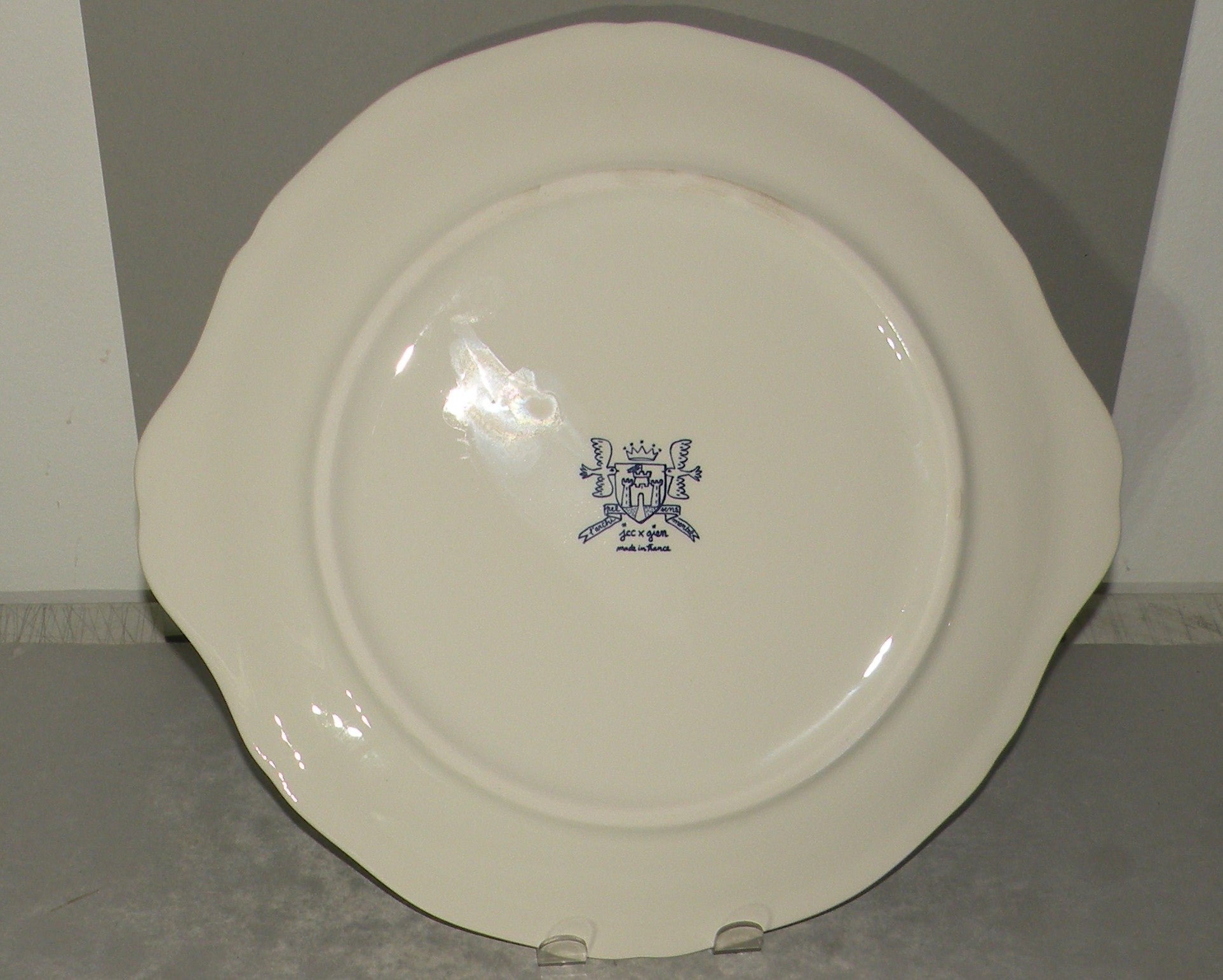 Eared Round Cake Platter Archipel Sentimental
