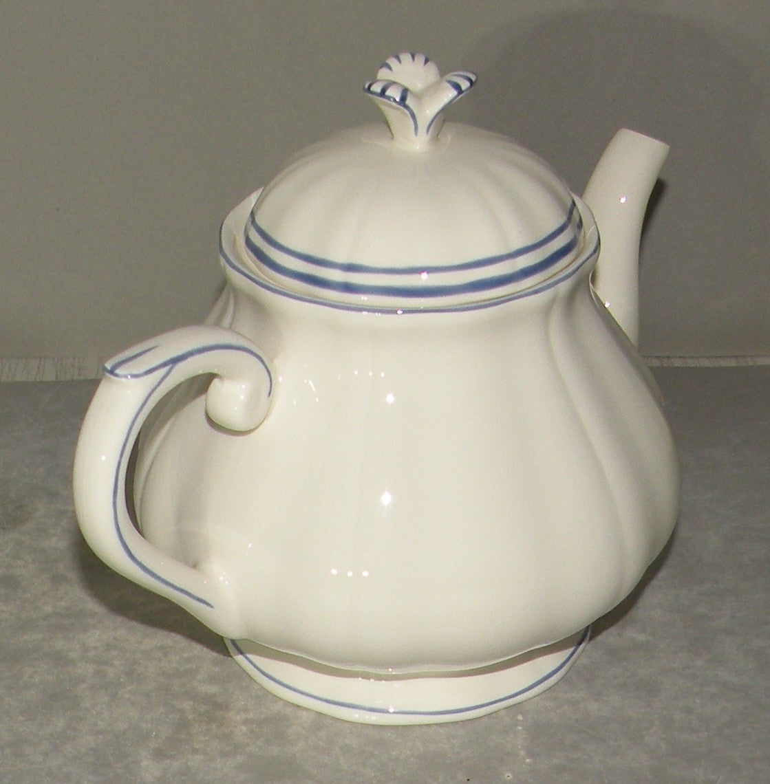 Tea Pot ,  Filet Bleu