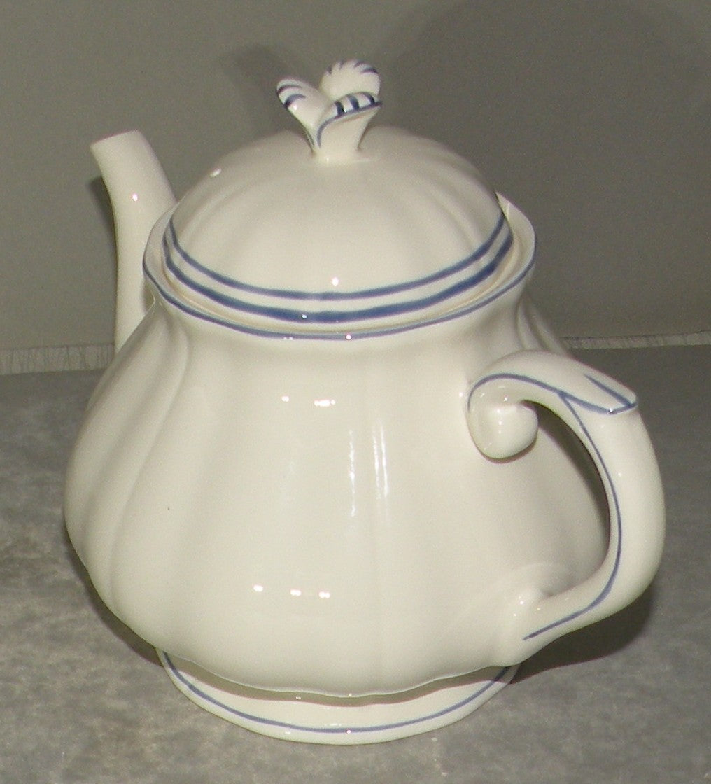 Tea Pot ,  Filet Bleu