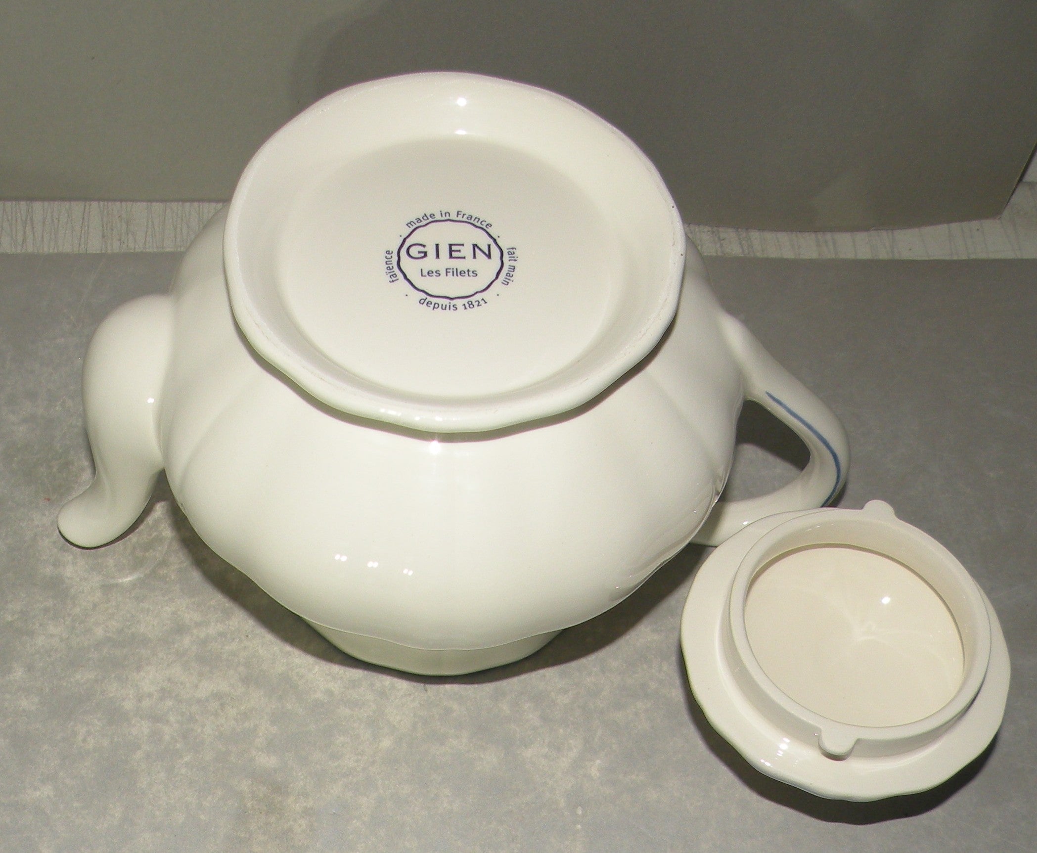 Tea Pot ,  Filet Bleu