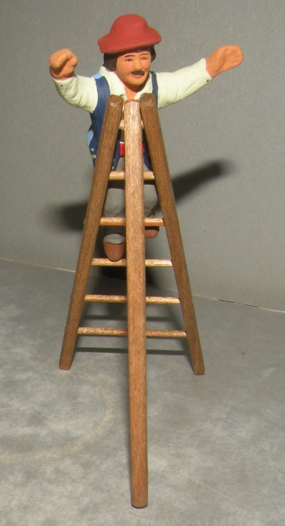 Olive picker on stepladder , ( 535 ) Fouque, 6 cm