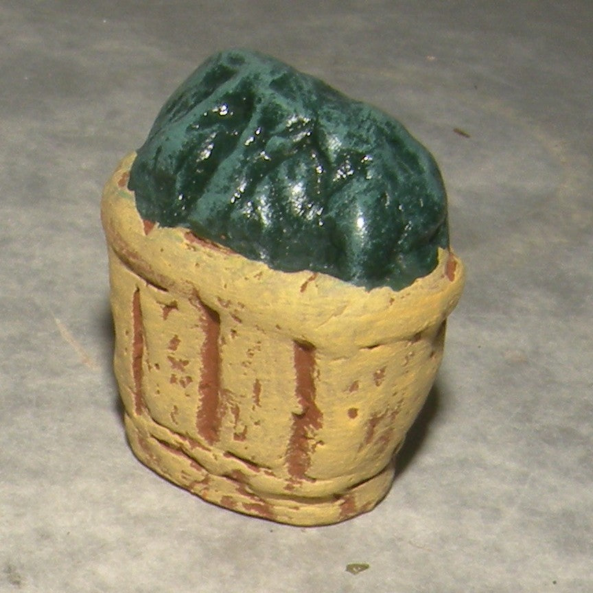 Crate of Spinach, ( 804 )  Fouque, 9 cm