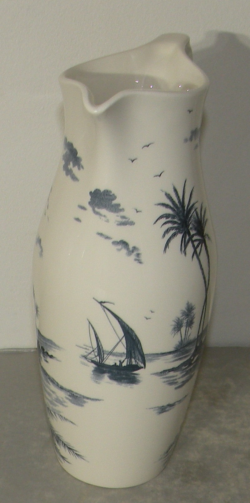 Pitcher, Les Depareillees in Blue