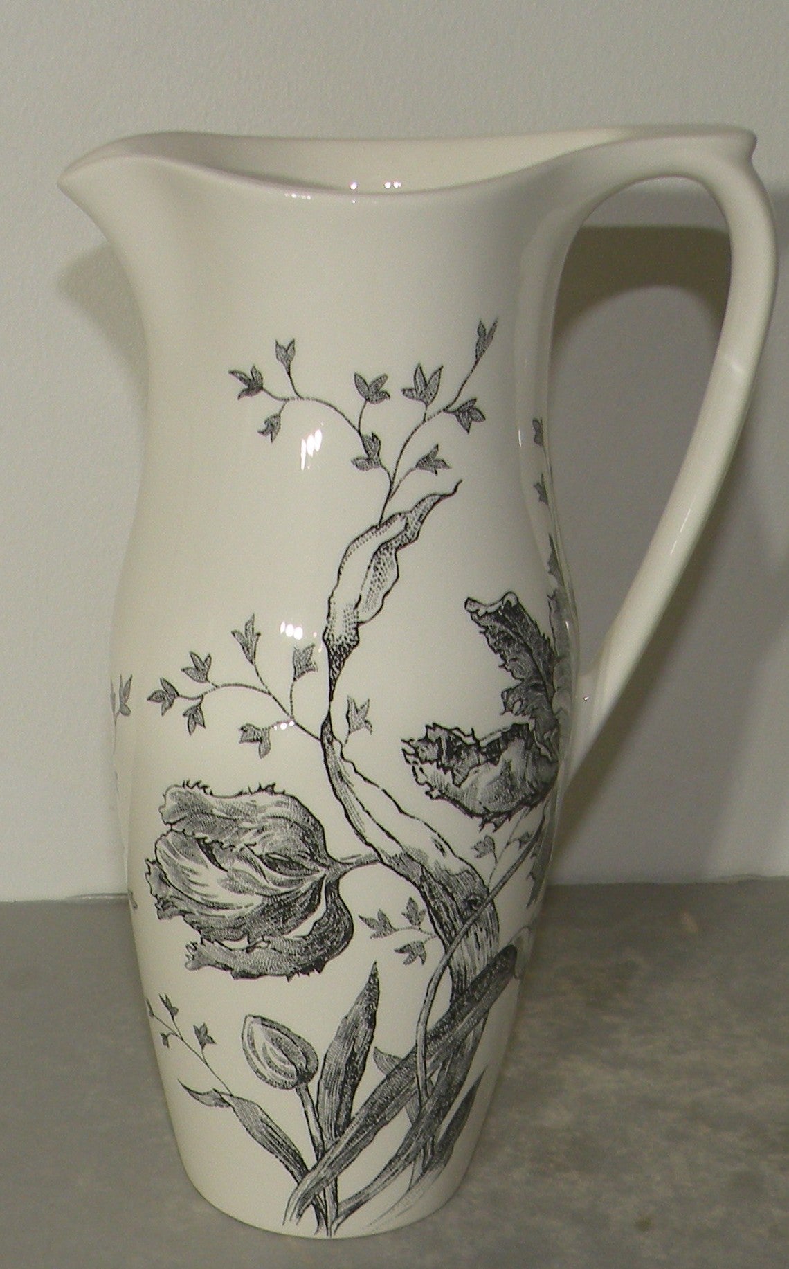 Pitcher , Tulipes Noires