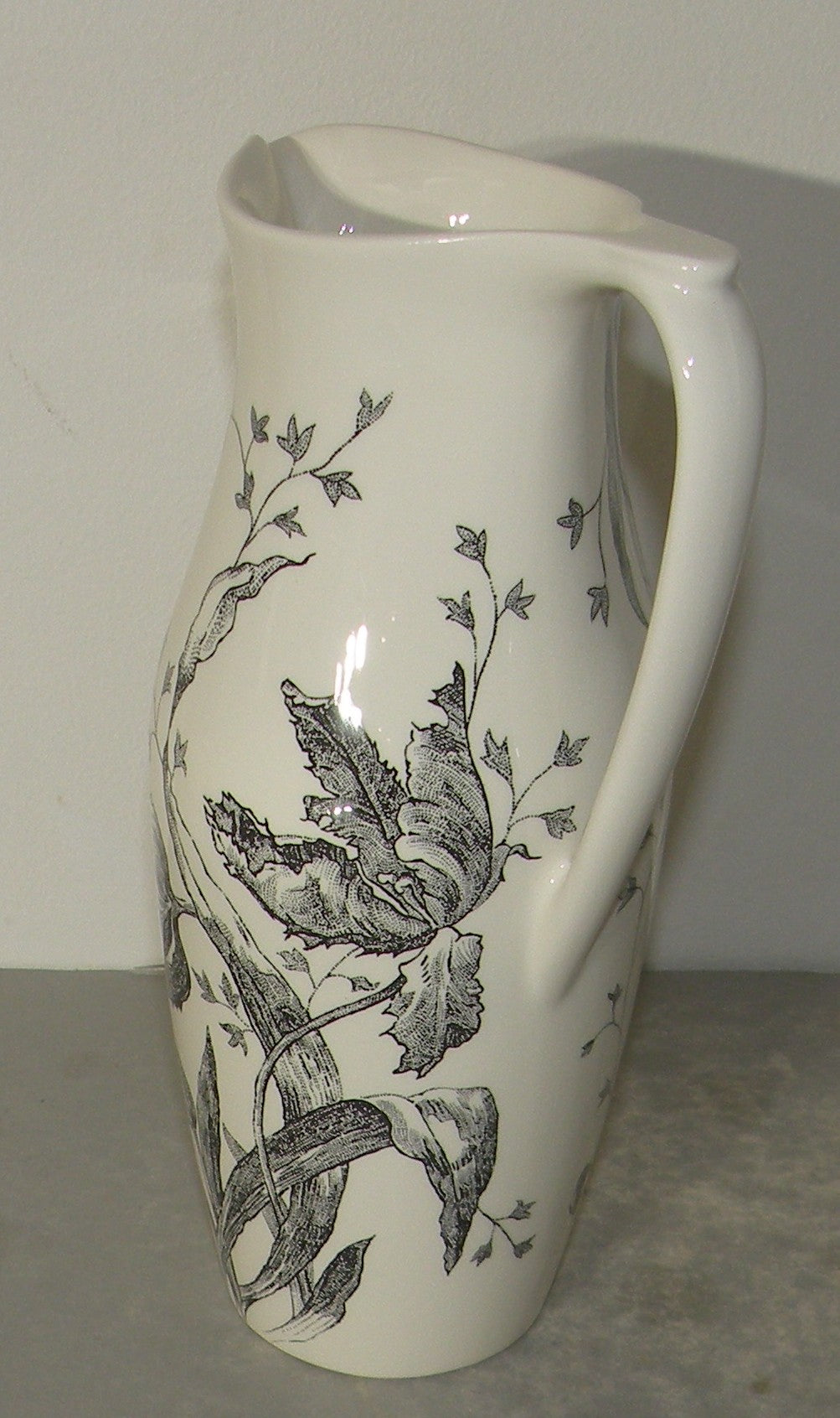 Pitcher , Tulipes Noires