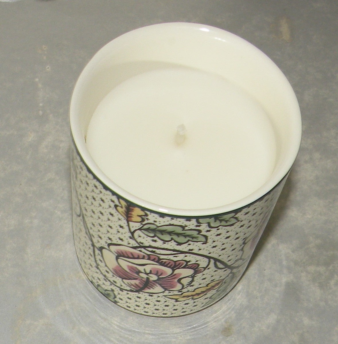 Scented Candle , Dominote