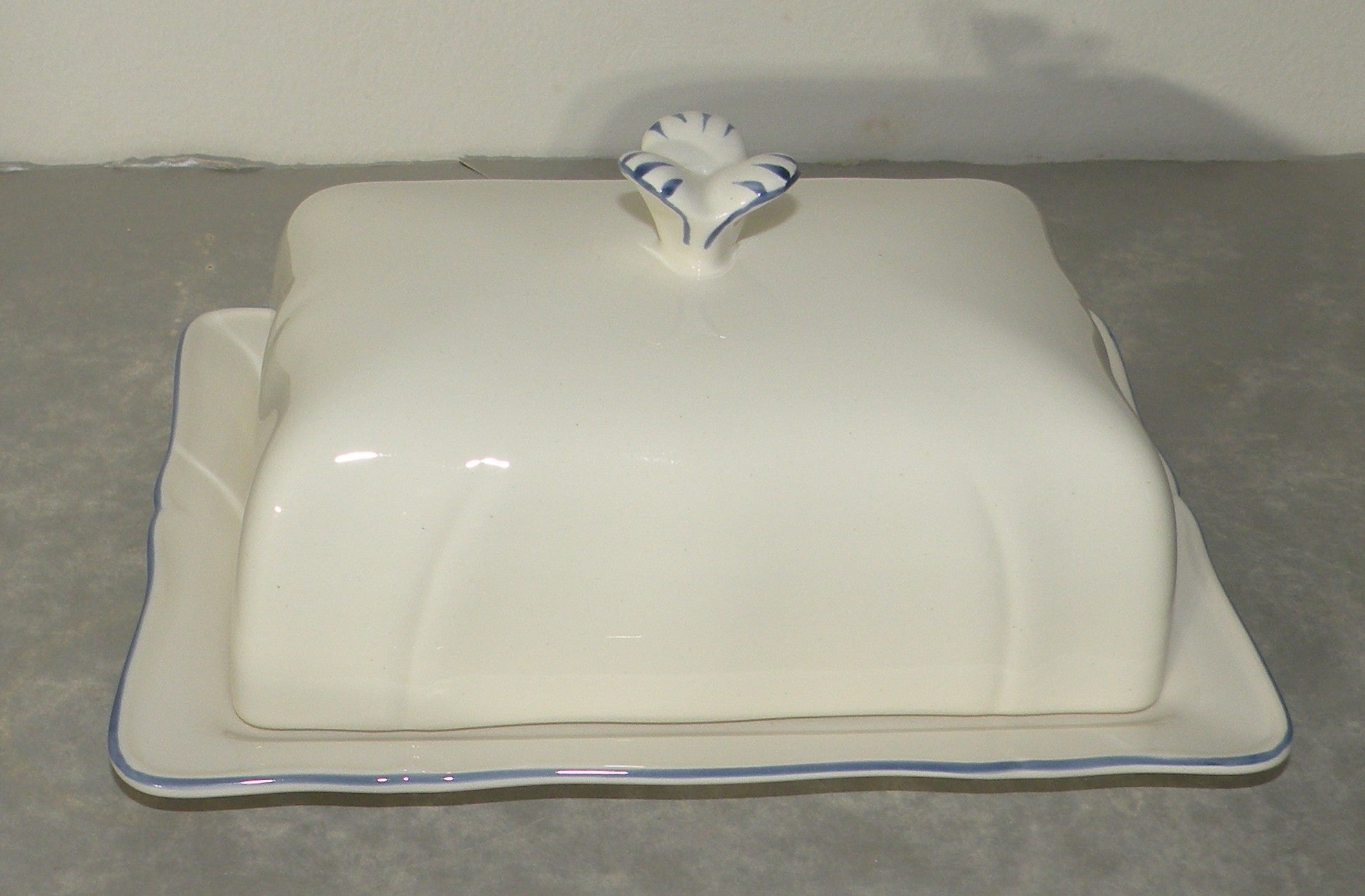 Covered Butter Dish ,  Filet Bleu