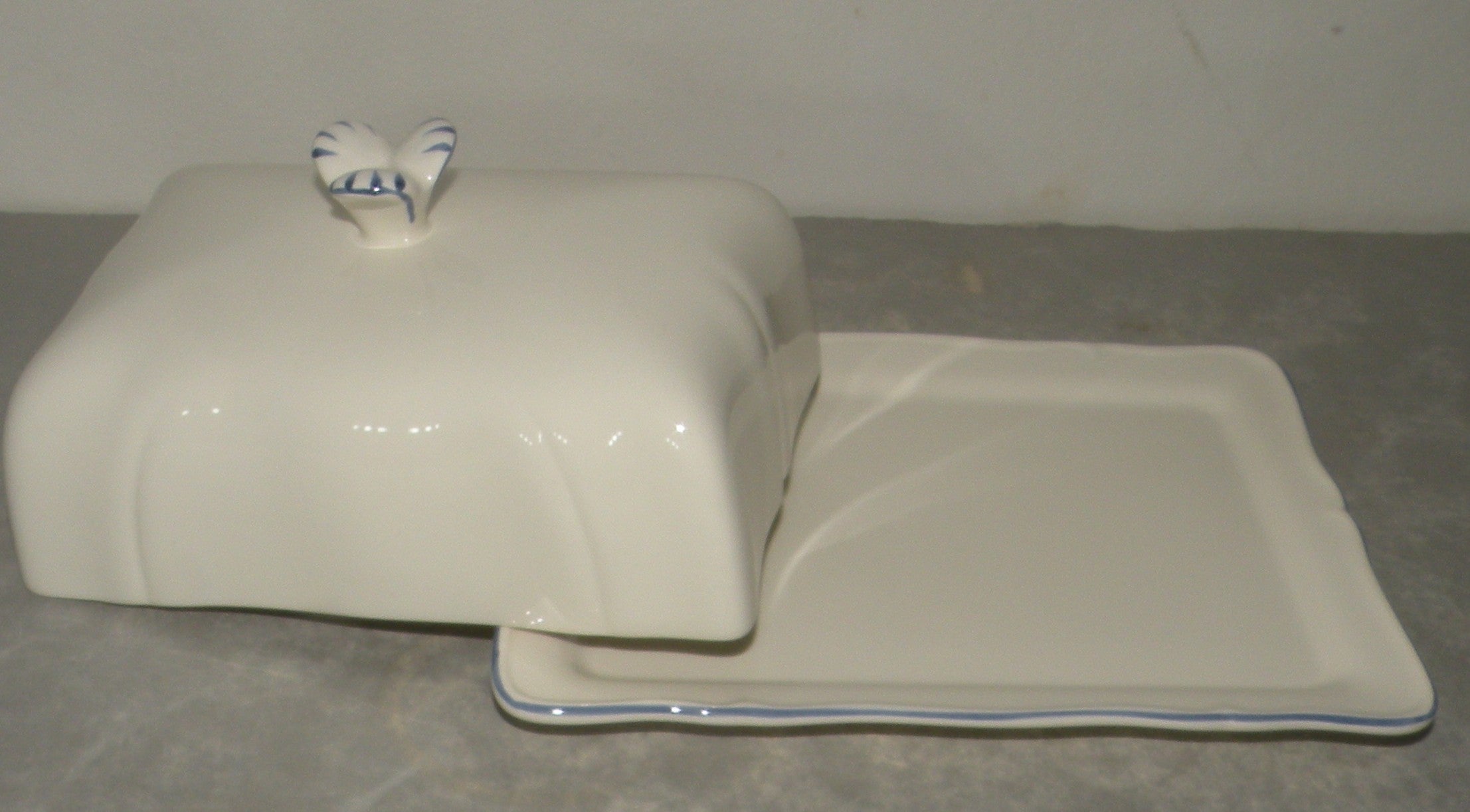 Covered Butter Dish ,  Filet Bleu