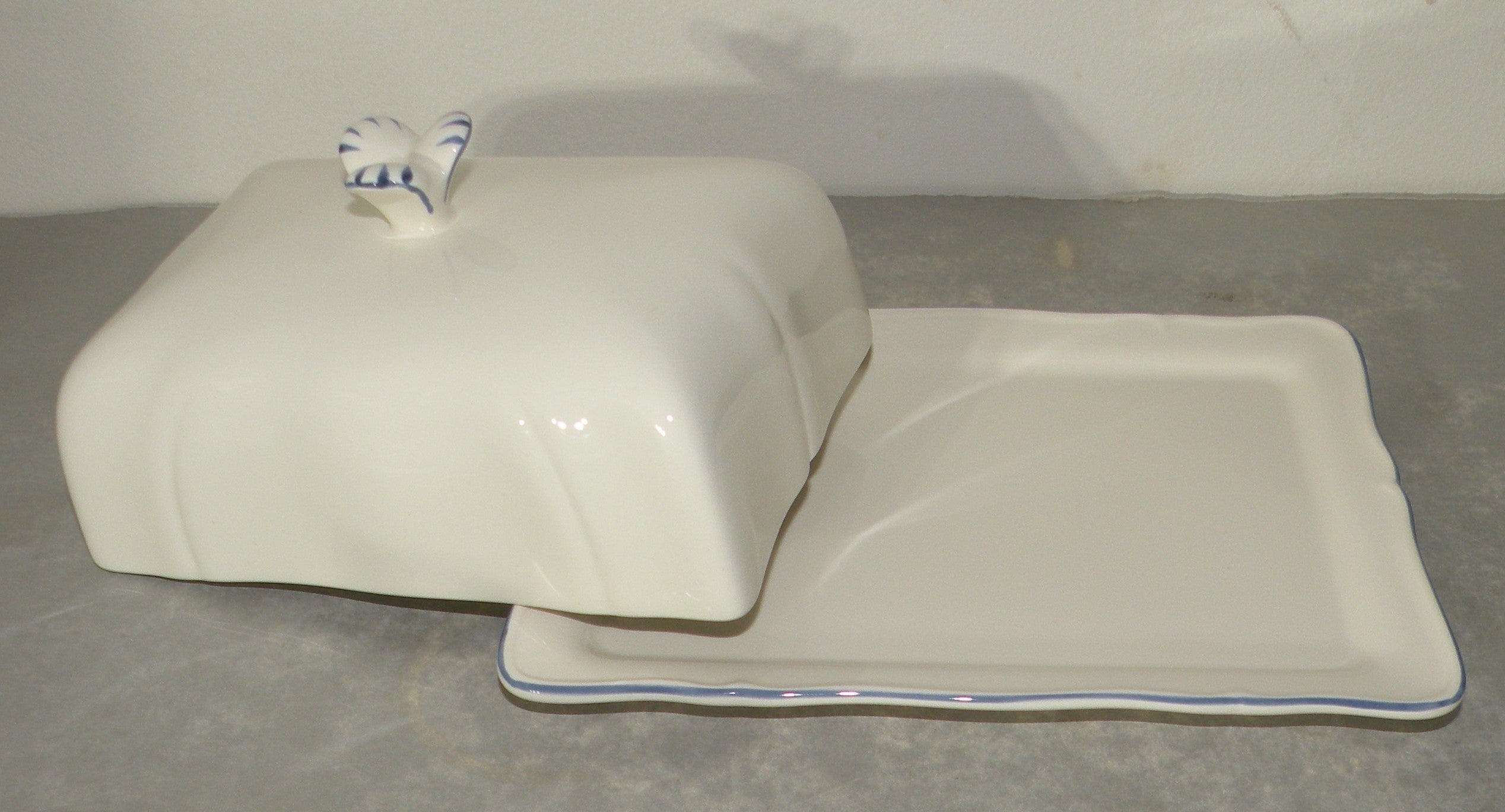 Covered Butter Dish ,  Filet Bleu