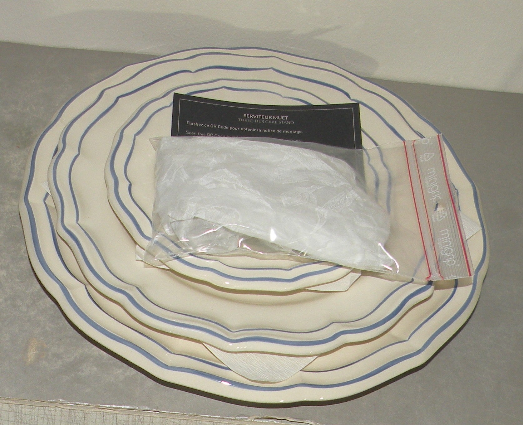 Three-tier Cake Stand,  Filet Bleu