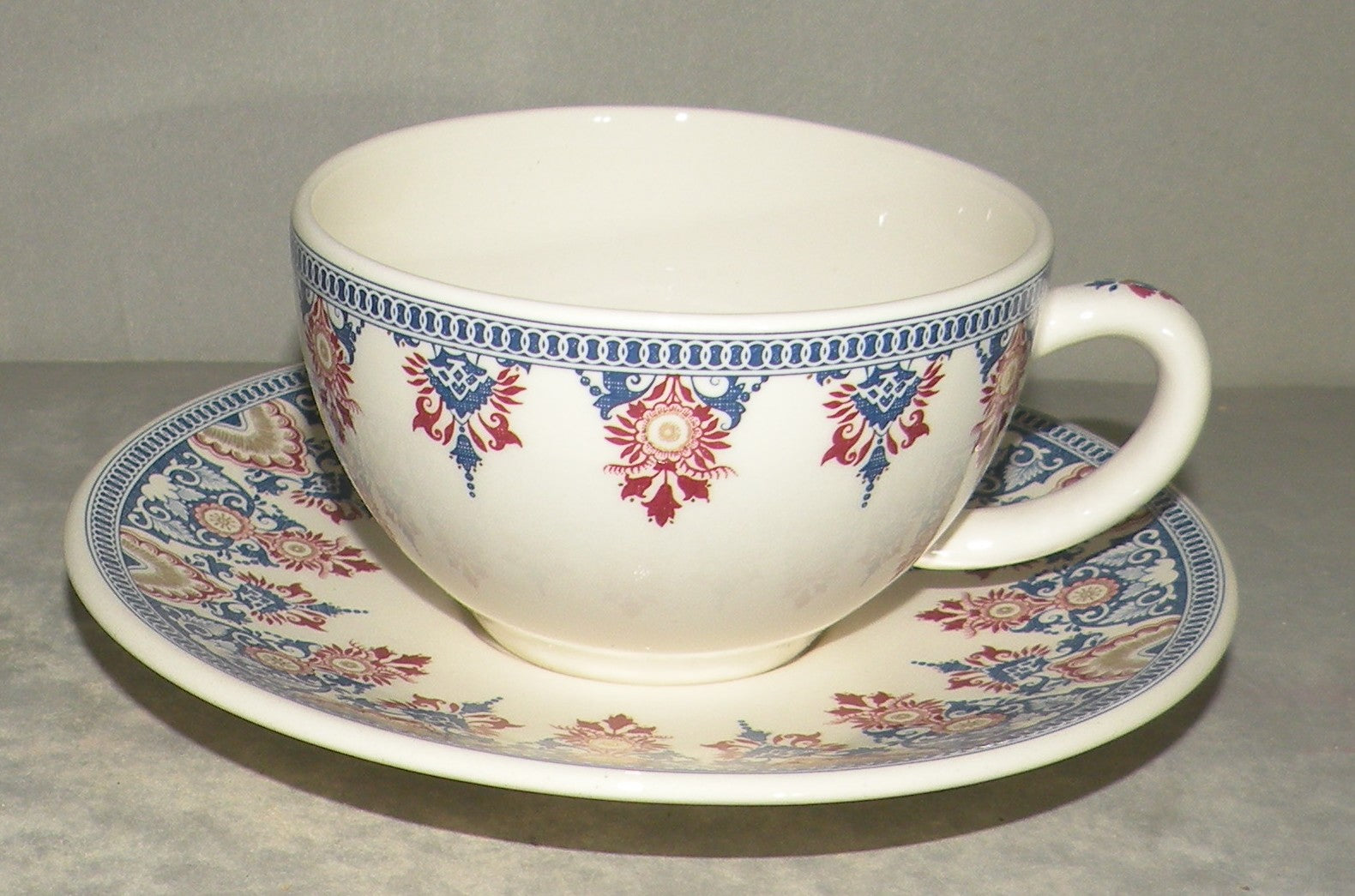 Tea Cup & Saucer Rouen Or