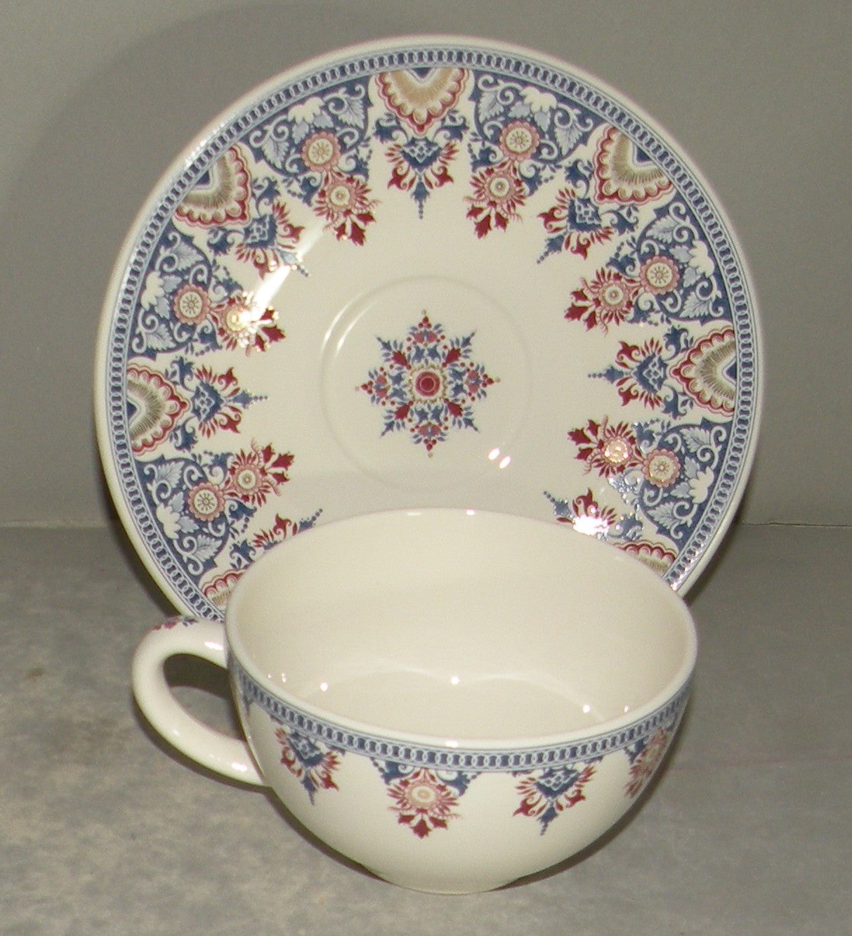 Breakfast Cup & Saucer Rouen Or