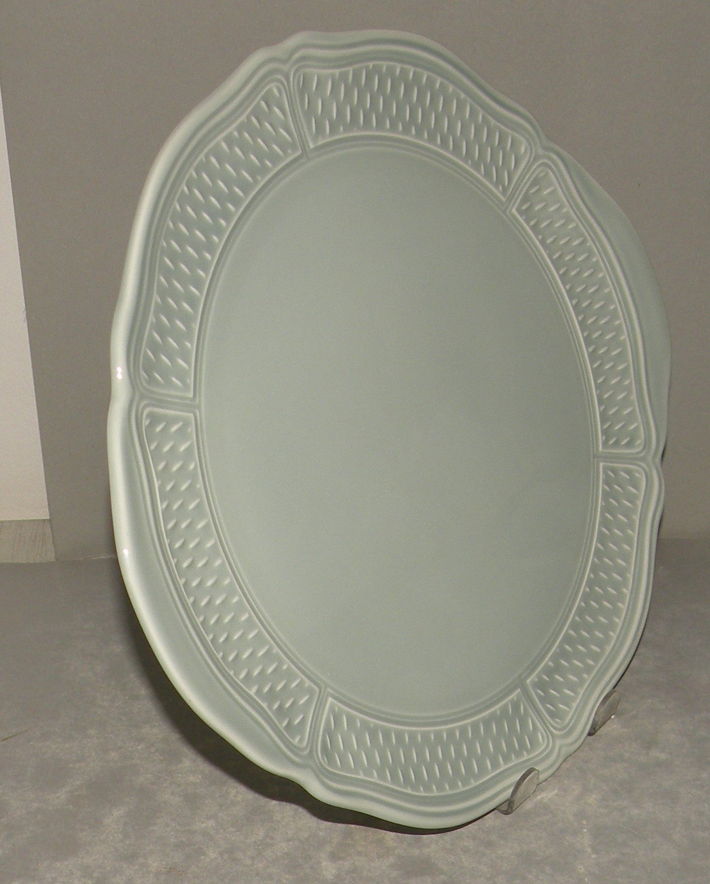 Eared Cake Platter, Pont Aux Choux Celadon