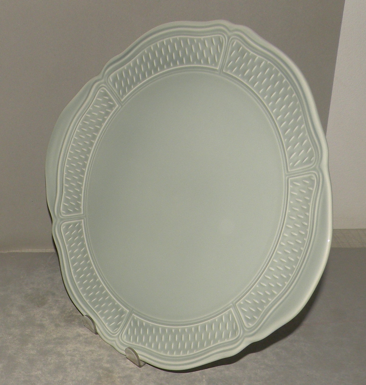 Eared Cake Platter, Pont Aux Choux Celadon