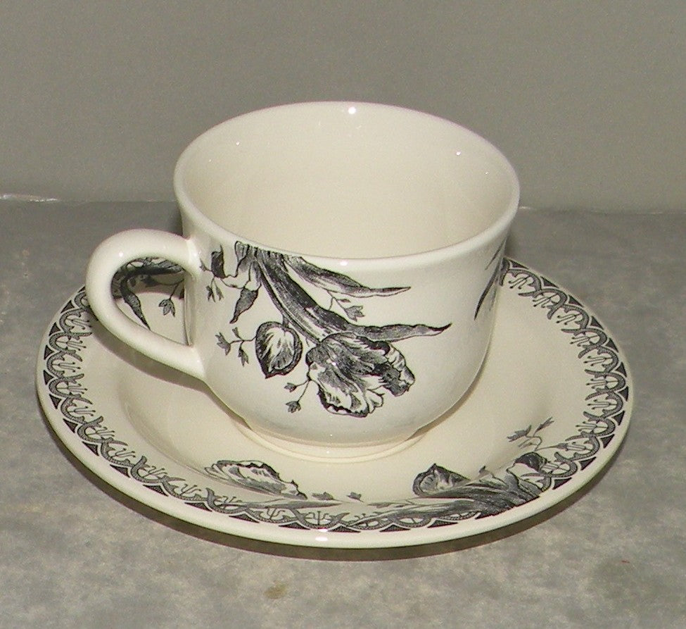 Tea Cup & Saucer,Tulipes Noires