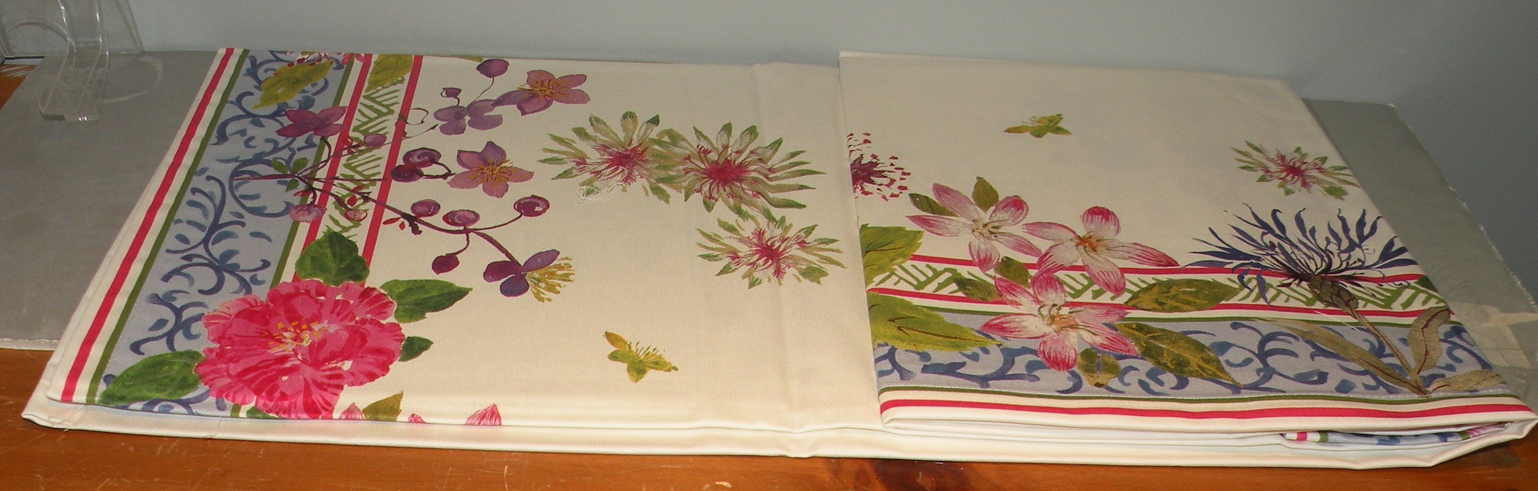 Small Square Table Cloth, Millefleurs