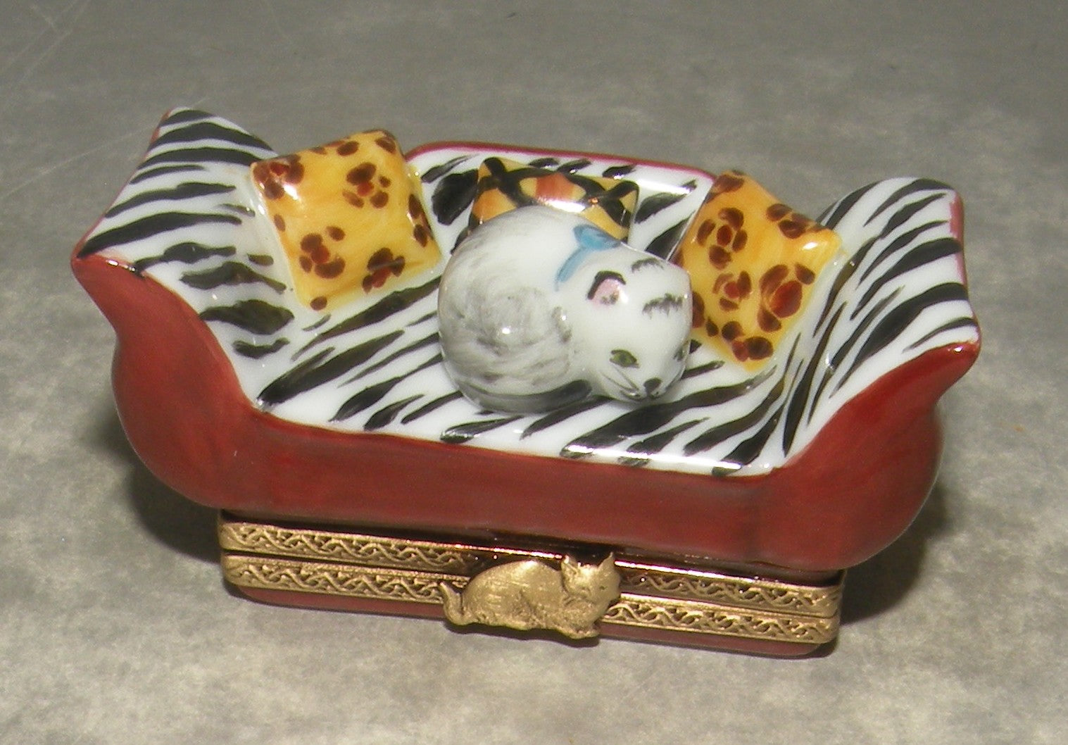 Couch with a Cat , Limoges Box number 34