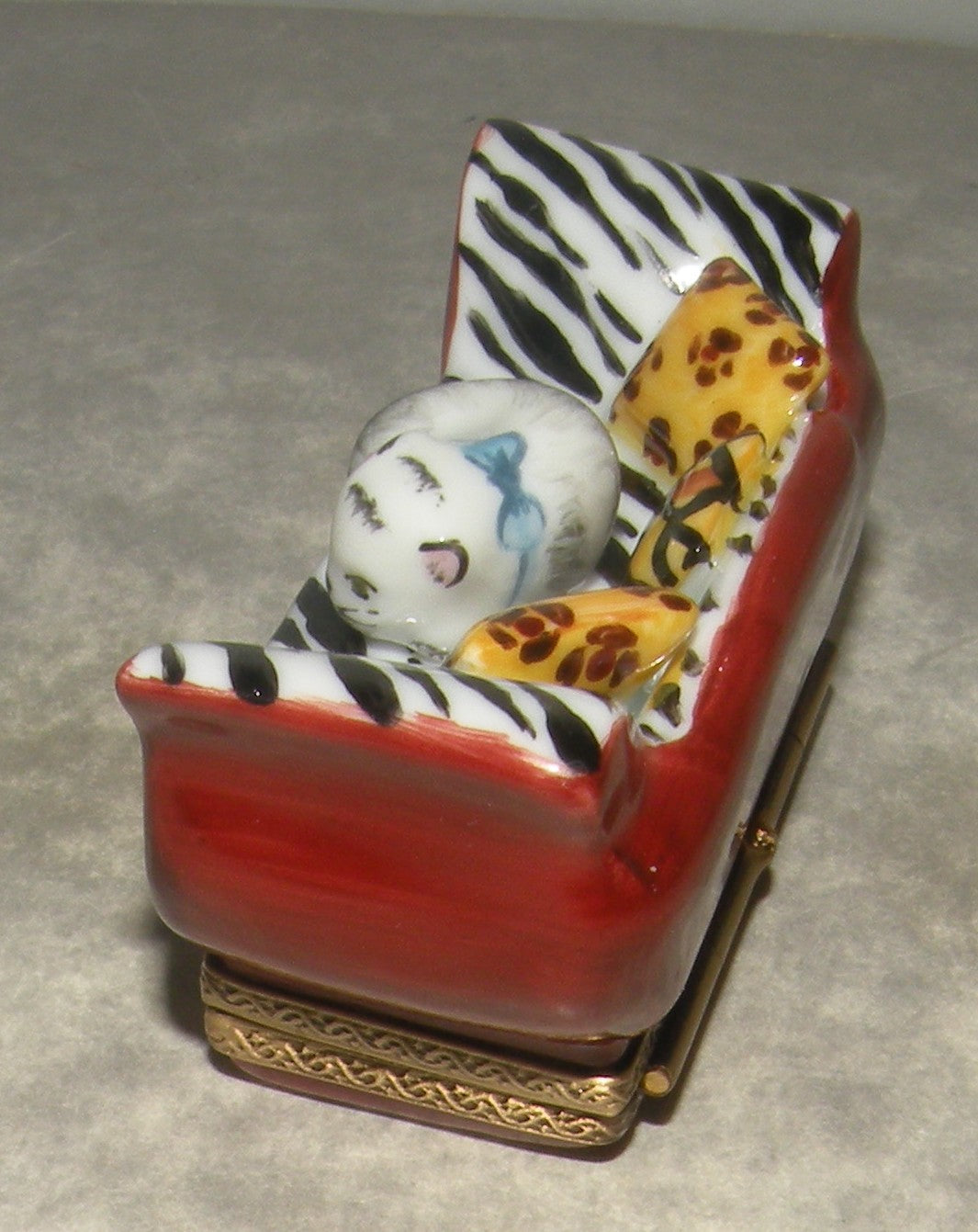 Couch with a Cat , Limoges Box number 34