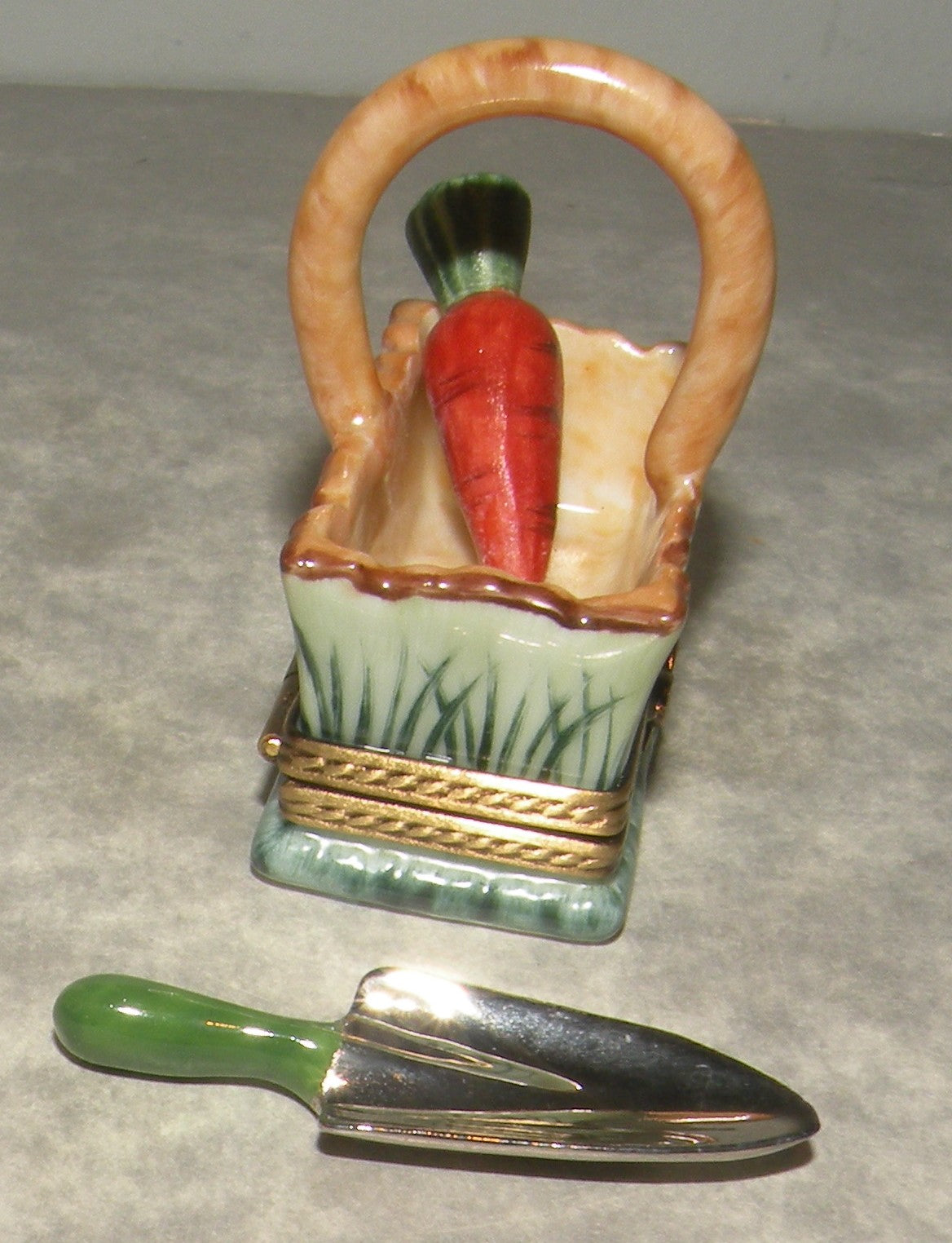 Basket of carrots , Limoges Box number 45