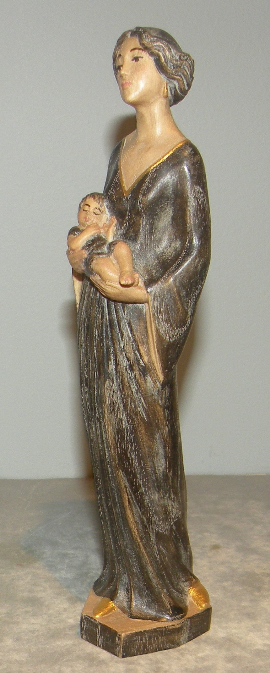 Mother with child-Liberty style, 10330 , Lepi