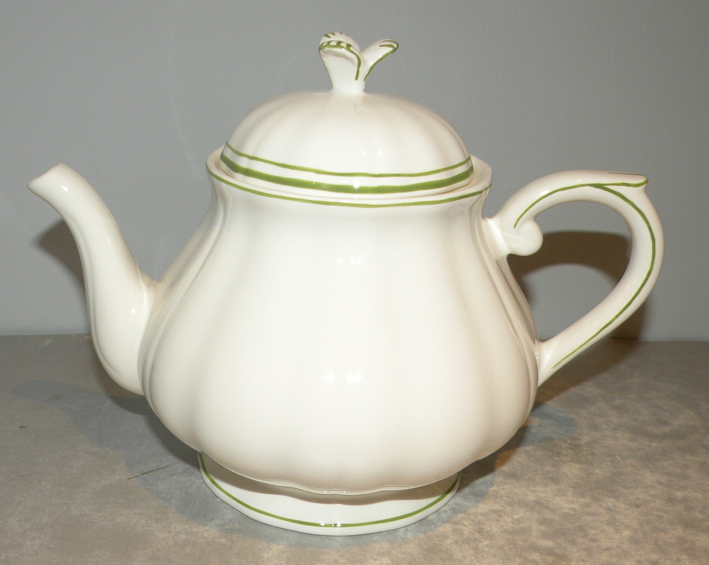 Tea Pot ,  Filets Hand Painted