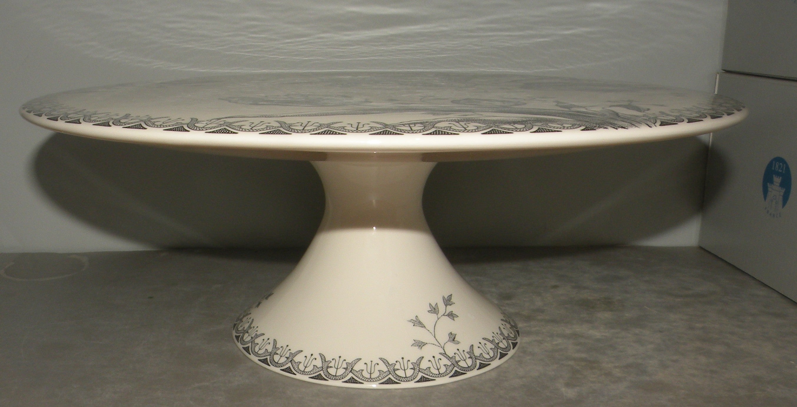 Footed Cake Stand , Tulipes Noires