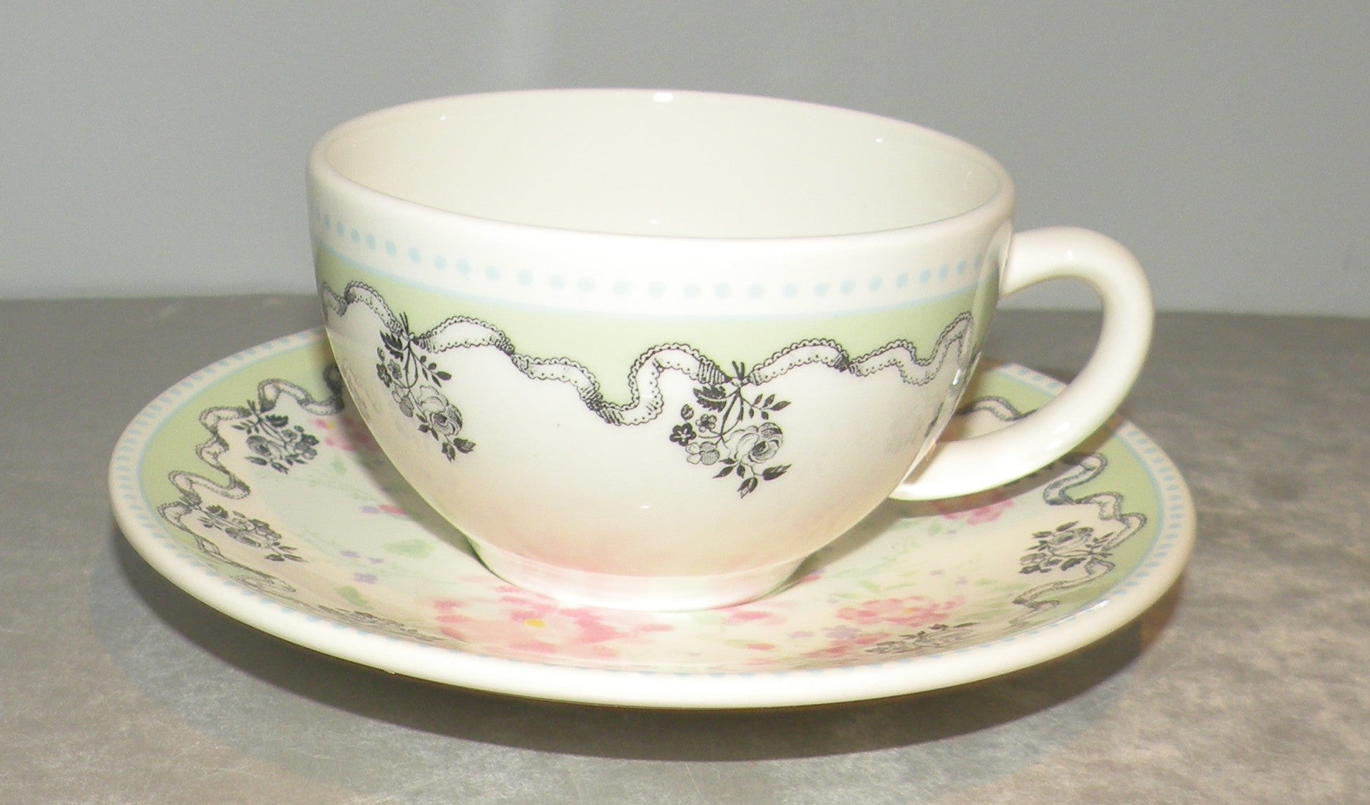 Tea Cup & Saucer, Pompadour