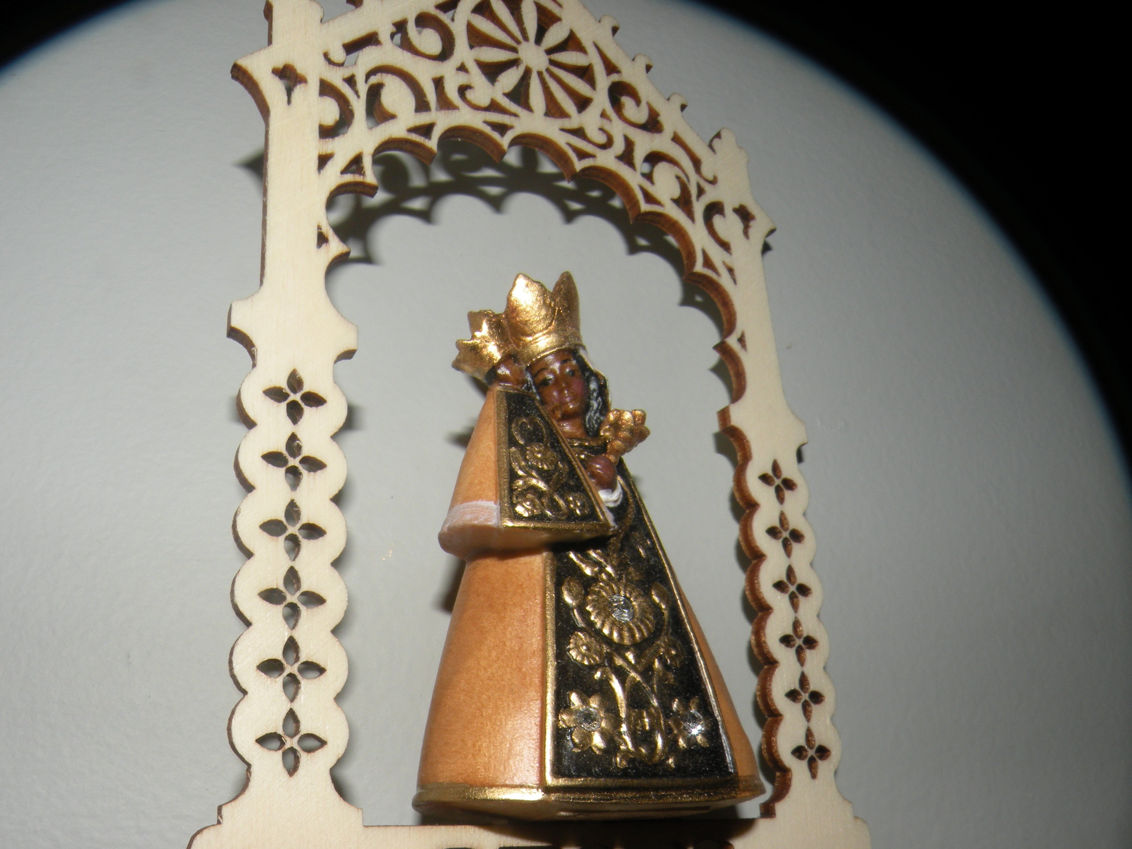 Virgin of Altoetting in niche  - 08361