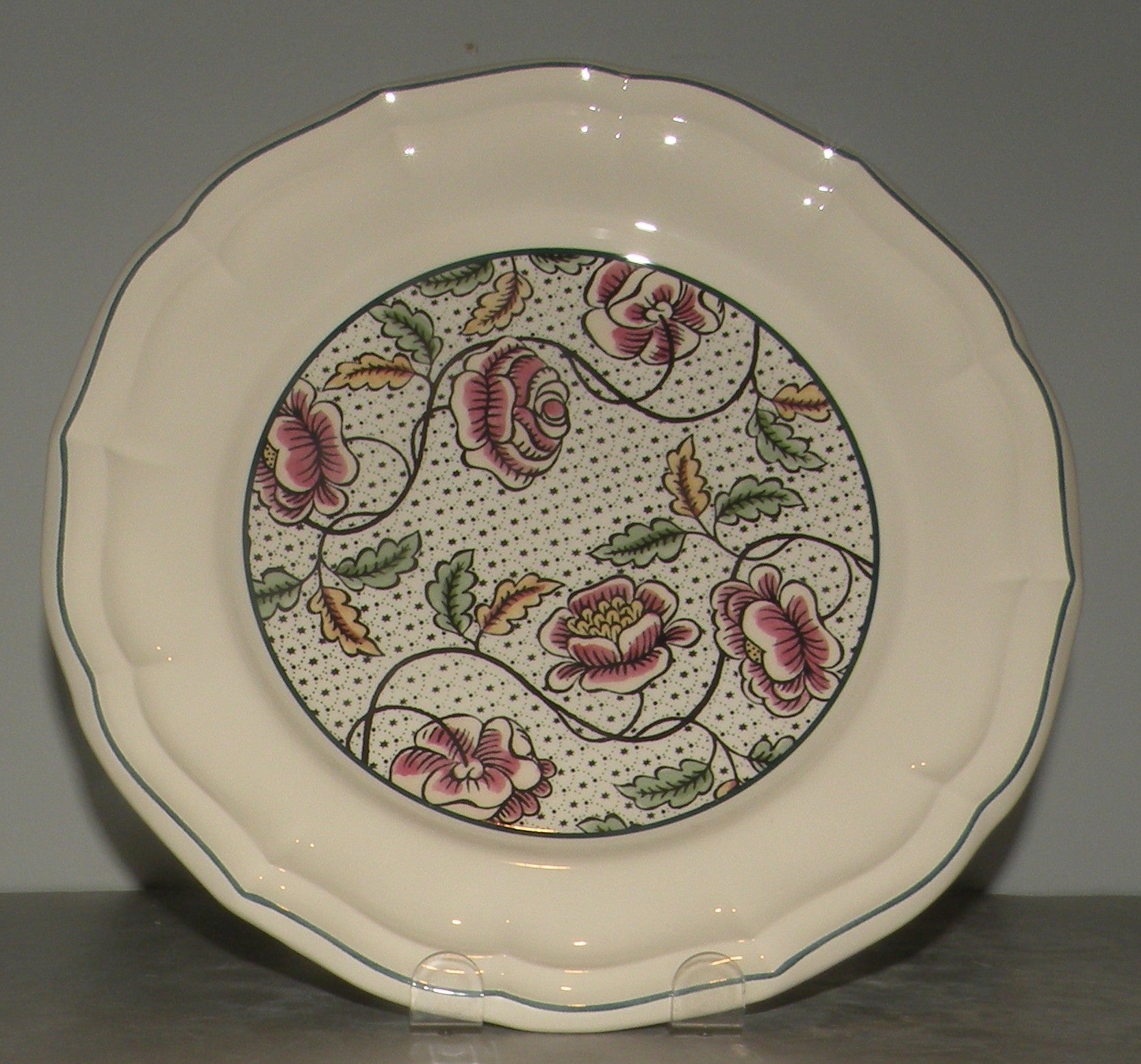 Dinner Plate, Dominote