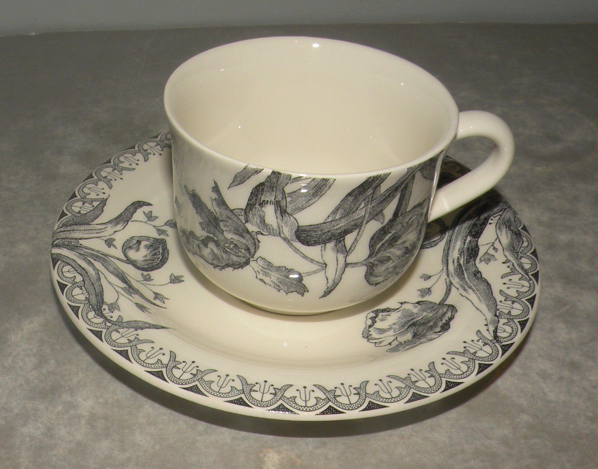 After Dinner  Cup & Saucer, Tulipes Noires