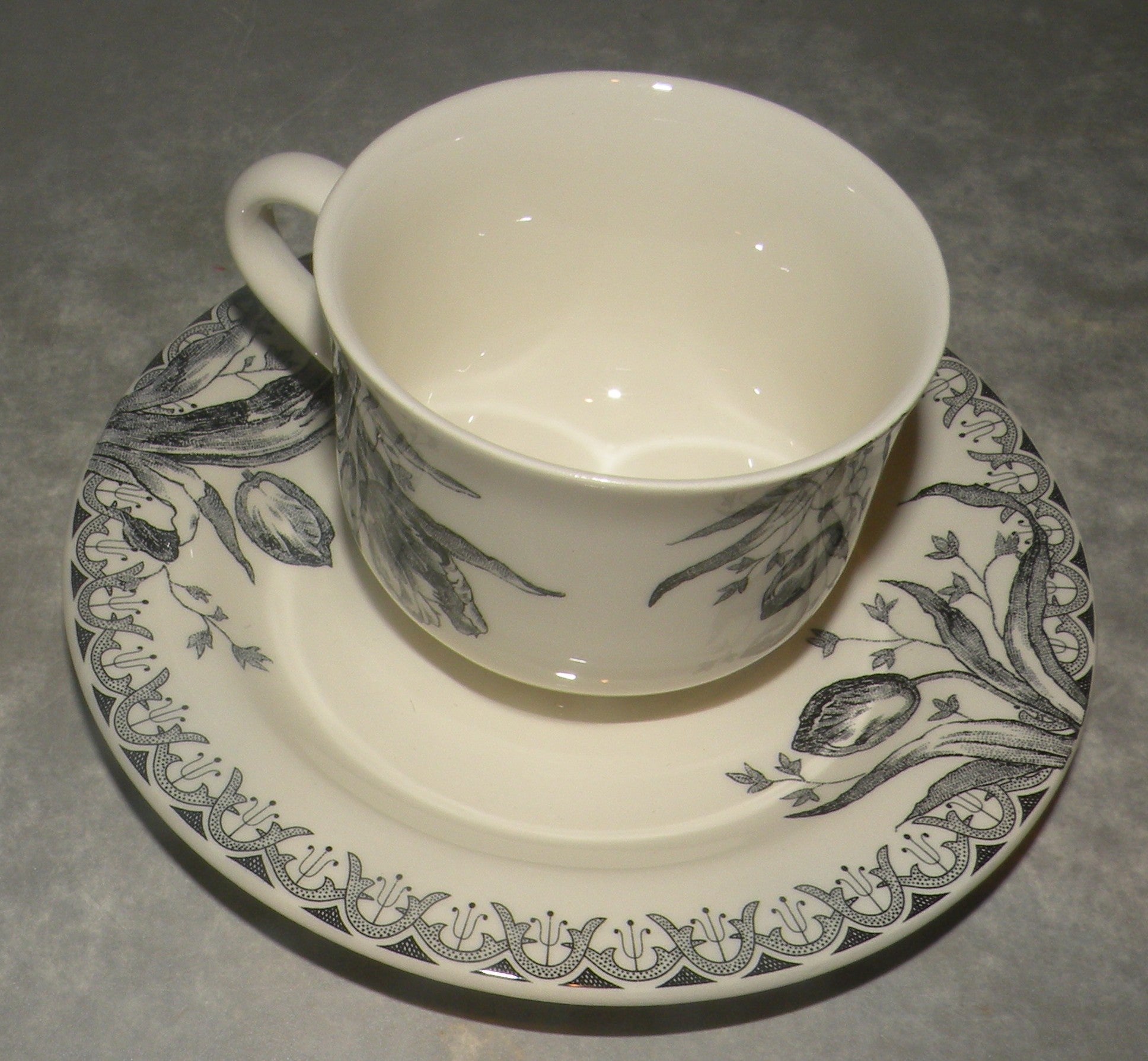 After Dinner  Cup & Saucer, Tulipes Noires