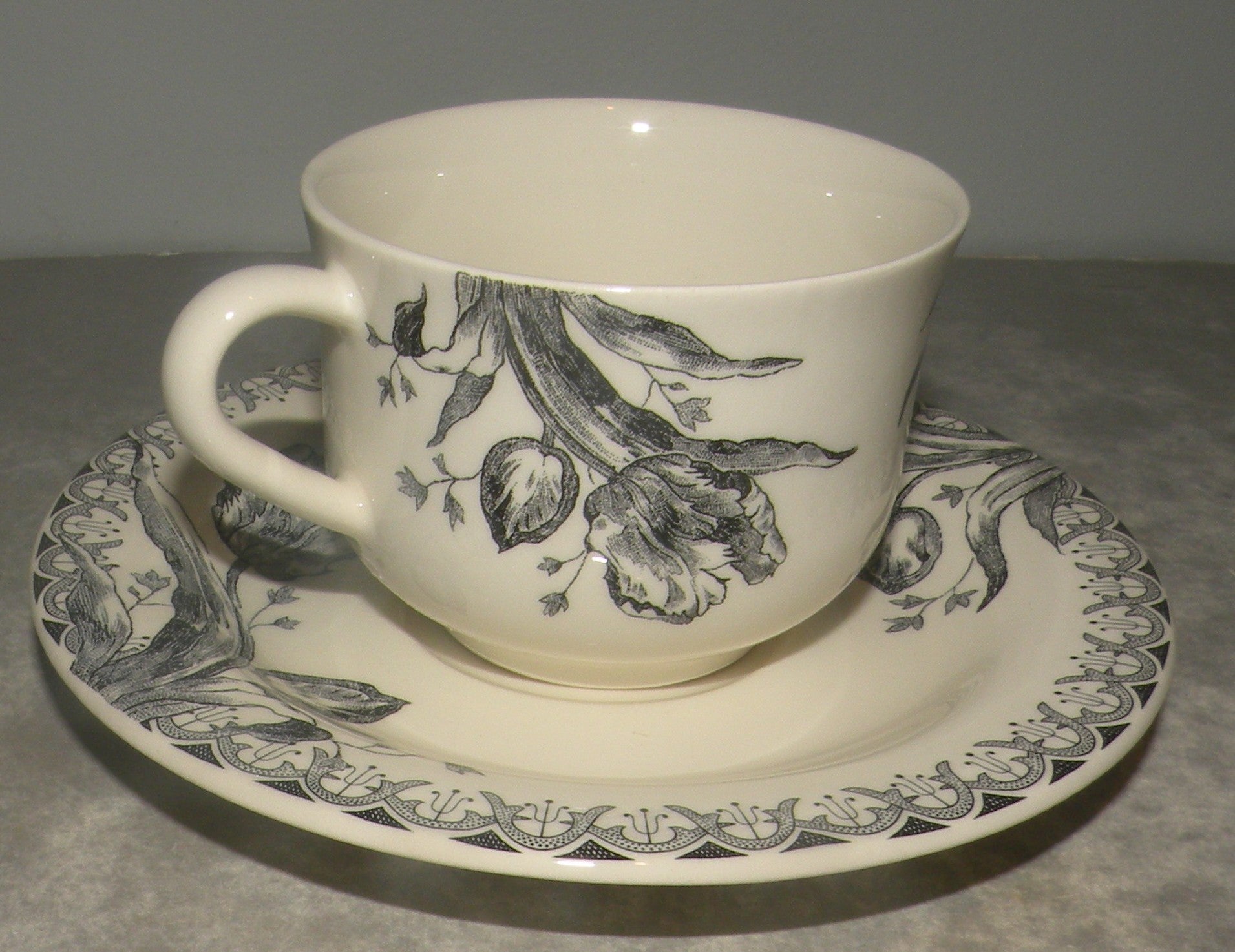 After Dinner  Cup & Saucer, Tulipes Noires