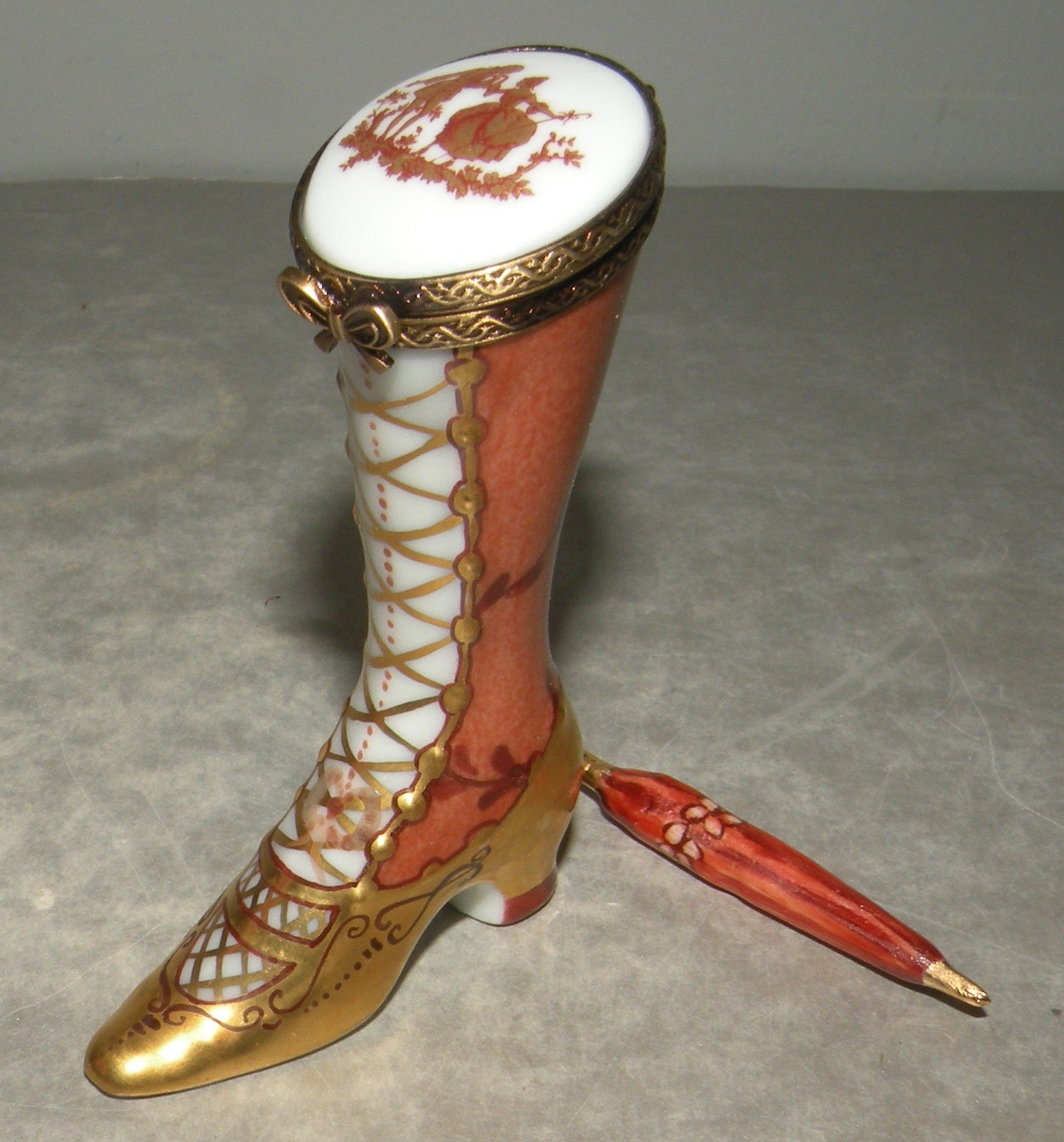 Shoe of a Queen  Limoges Box number 90