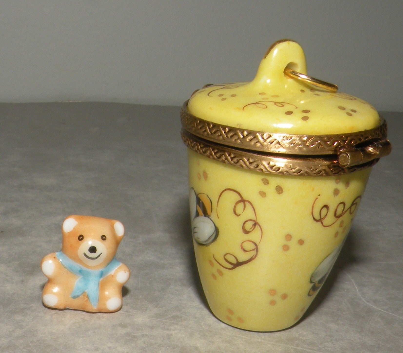 Honey jug and bear Limoges Box number 94