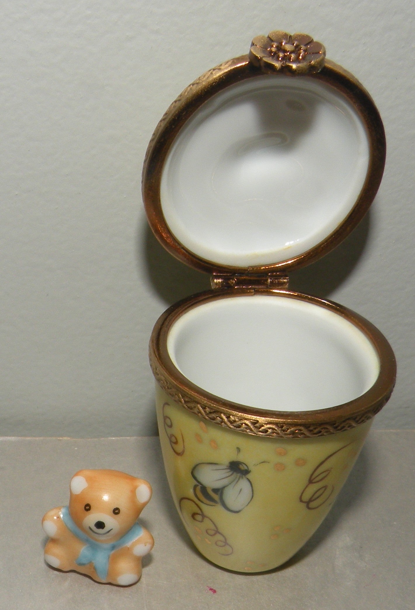 Honey jug and bear Limoges Box number 94