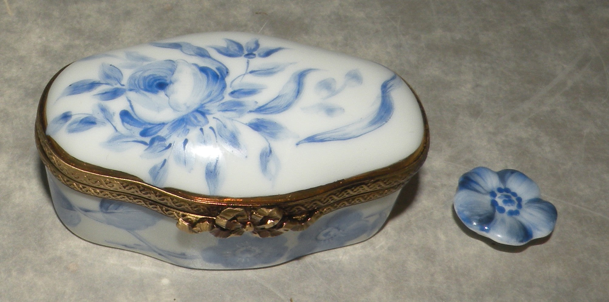 Blue Oval Box Limoges Box number 96