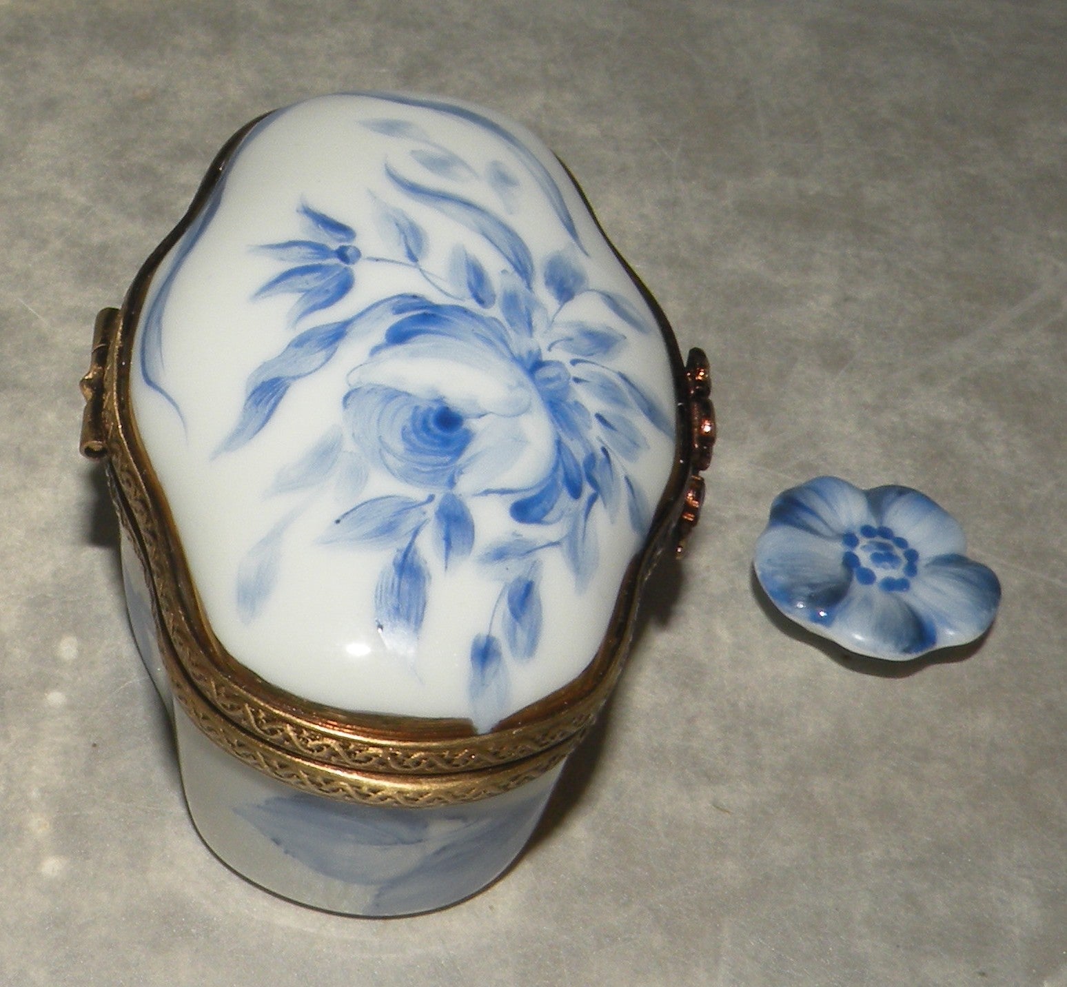 Blue Oval Box Limoges Box number 96