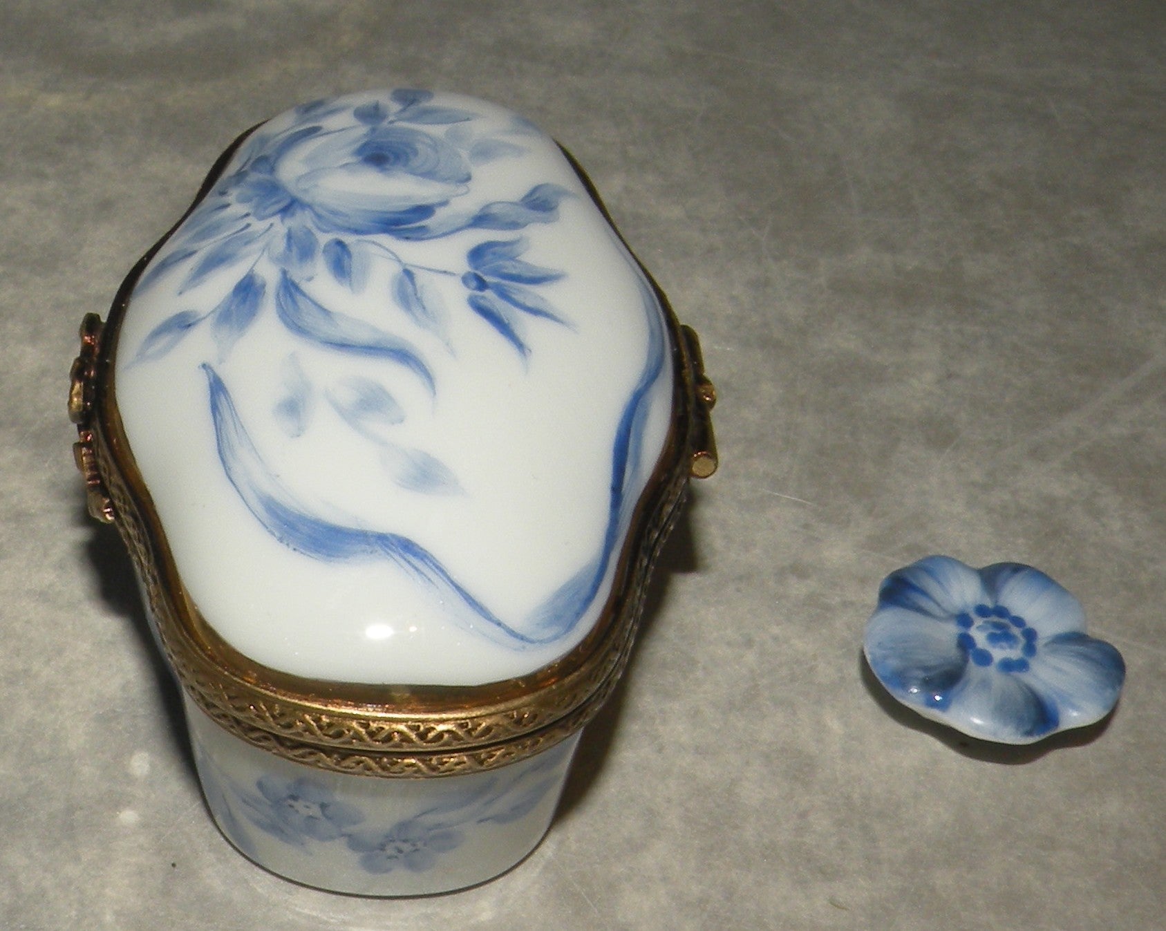 Blue Oval Box Limoges Box number 96