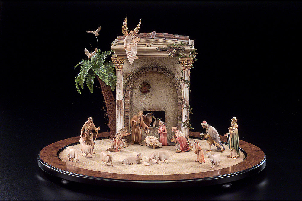 Complet set of 21 pieces and temple , Venetian nativity