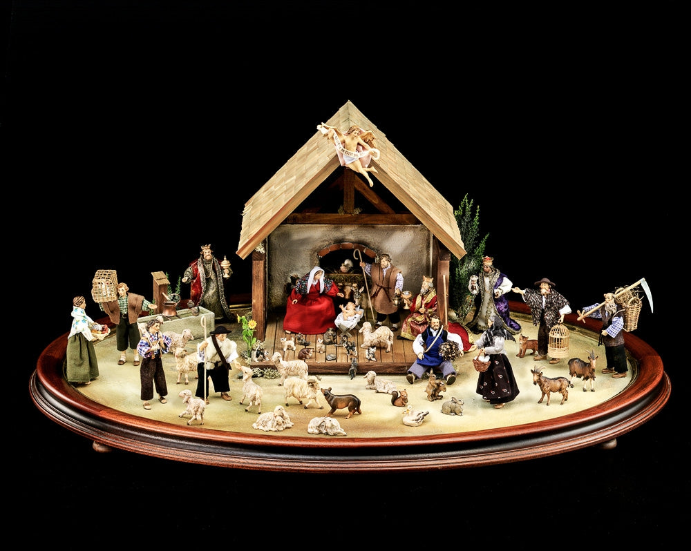 Set of 50 pieces with frame & stable- Folk nativity dressed- 10901-S49