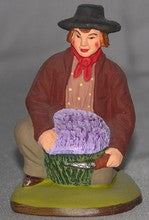 The lavender cutter on his knees, Didier, 7 cm