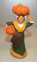 Lady Carrying  Pumpkins, Fouque, 9 cm
