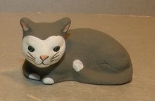 Cat lying down gray, Fouque, 9 cm
