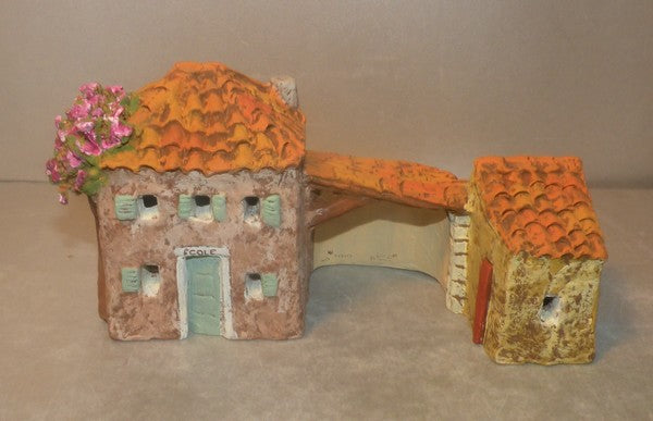 School with covered playground (all clay),  Fouque 2cm