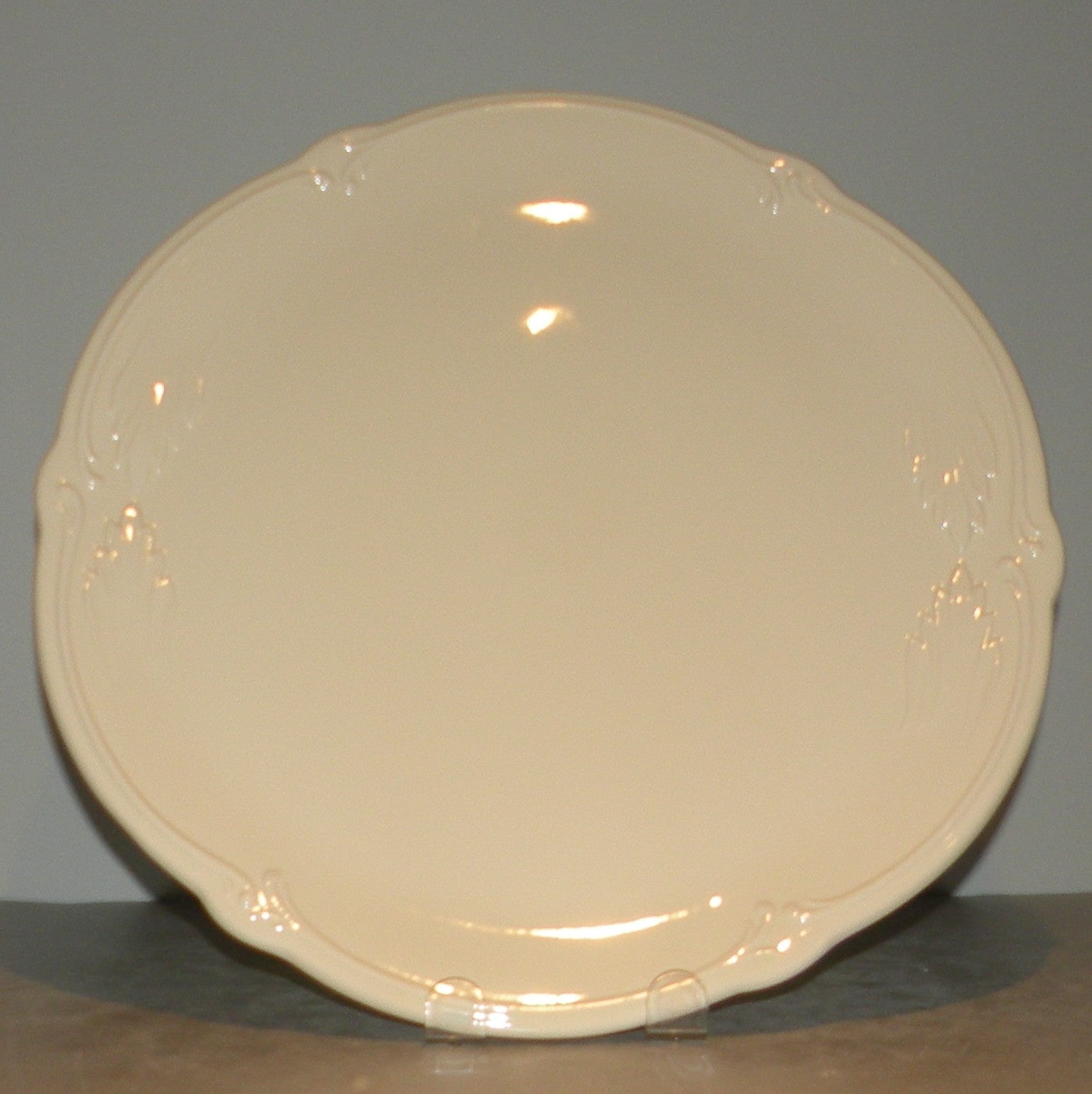 Round Cake Platter, Rocaille